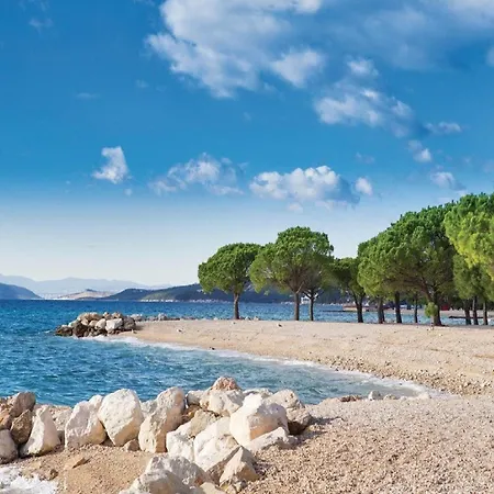 Ilija Njavro - Apartament