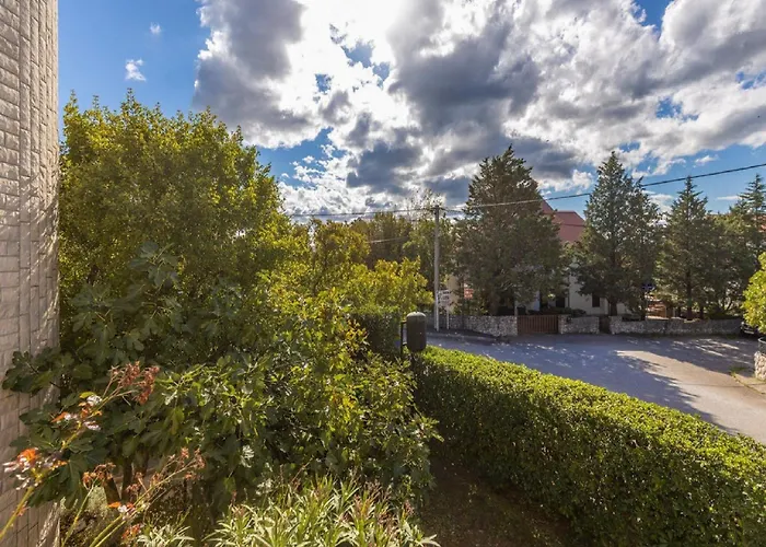 Apartament Ilija Njavro - *